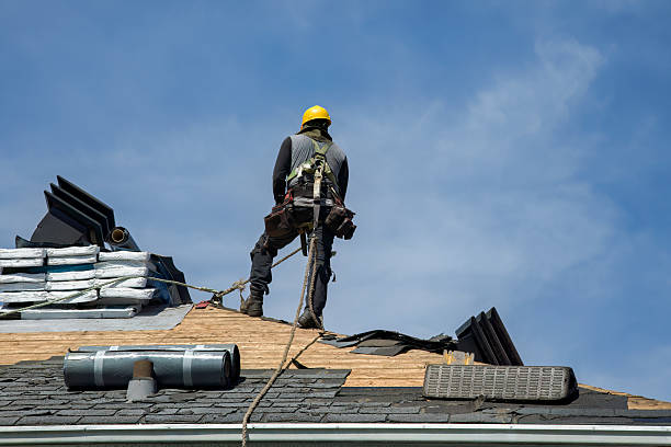 Professional Roofing technician working in Oskaloosa, KS